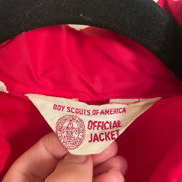 Vintage Boy Scouts of America red nylon jacket windbreaker with hidden hood - Picture 4 of 5